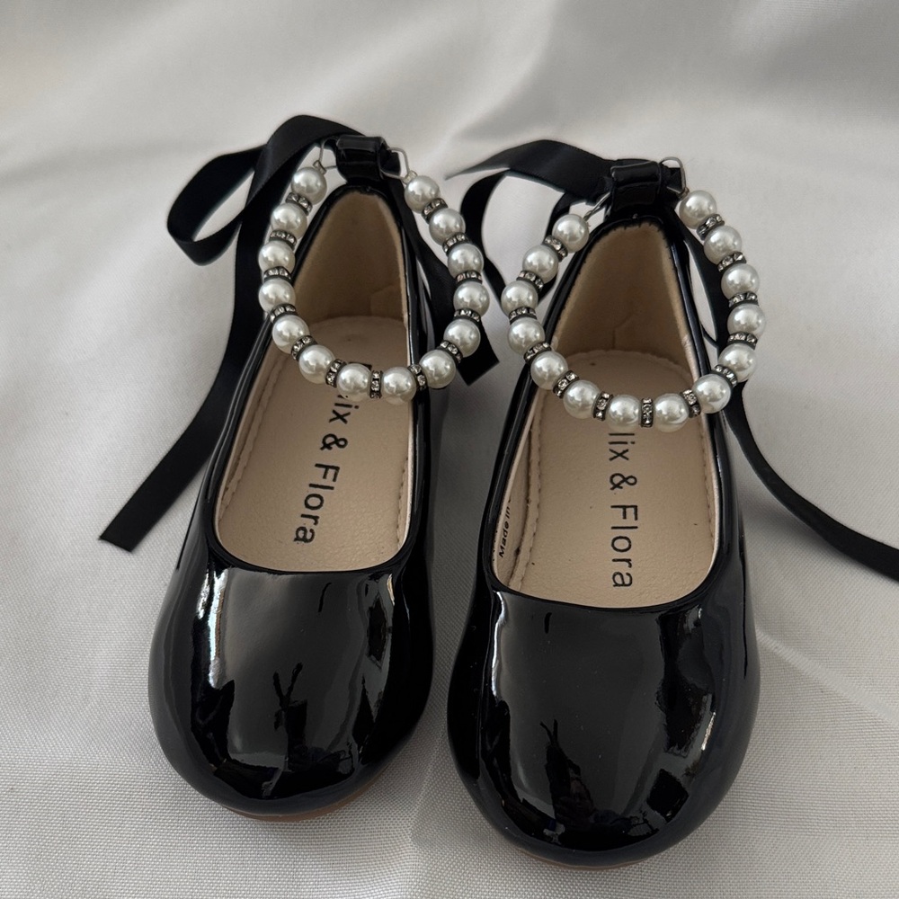 Elegant Black Kids Shoes with Pearl Accents